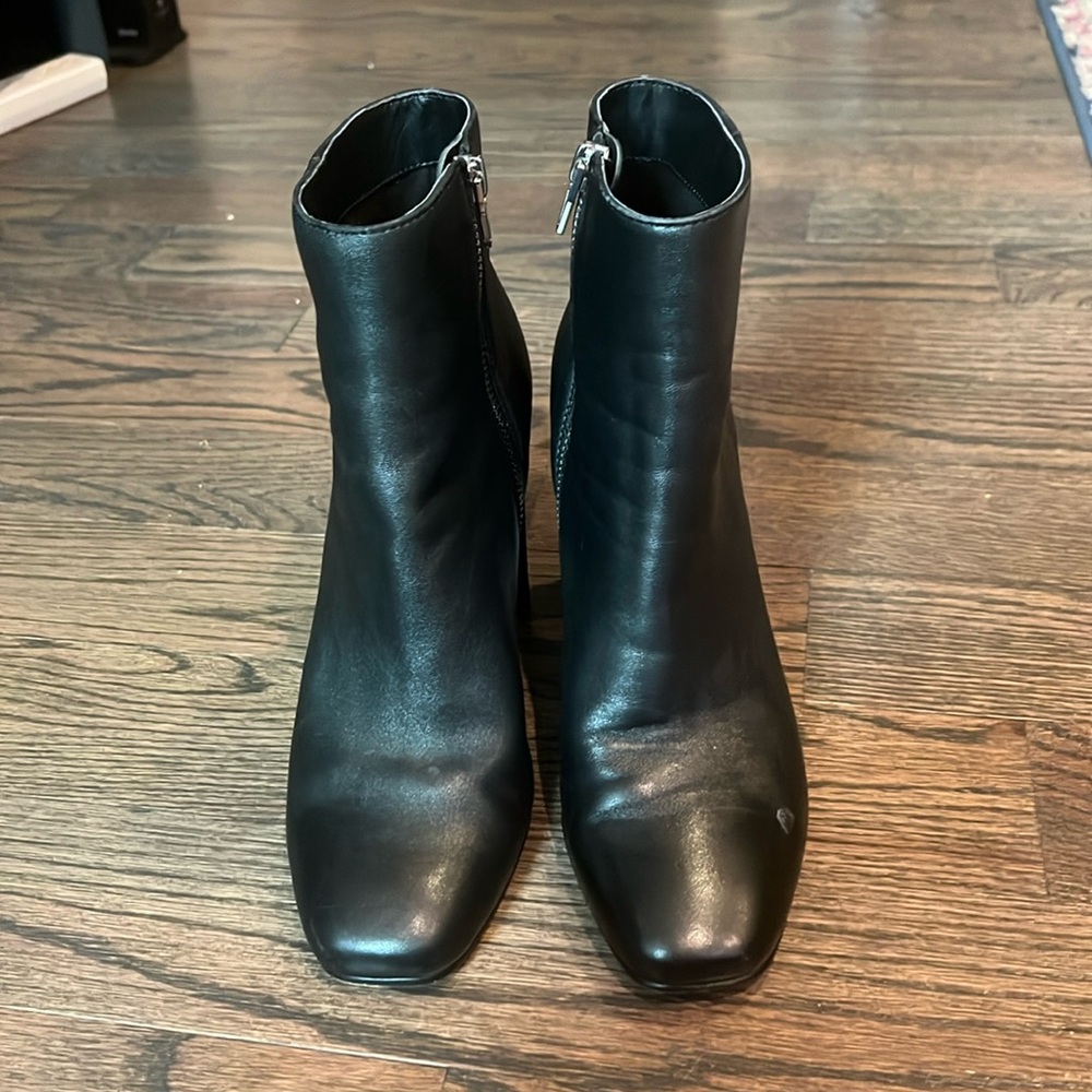 Great condition Dolce Vita booties